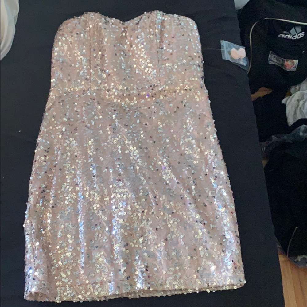 Strapless pink sequins dress